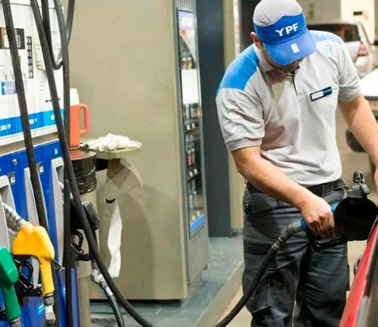 Cayó 7% el petróleo pero en Mendoza volvió a subir la nafta