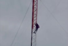 Santa Rosa: Hombre amenaza con arrojarse de una antena de 90 metros por una vivienda