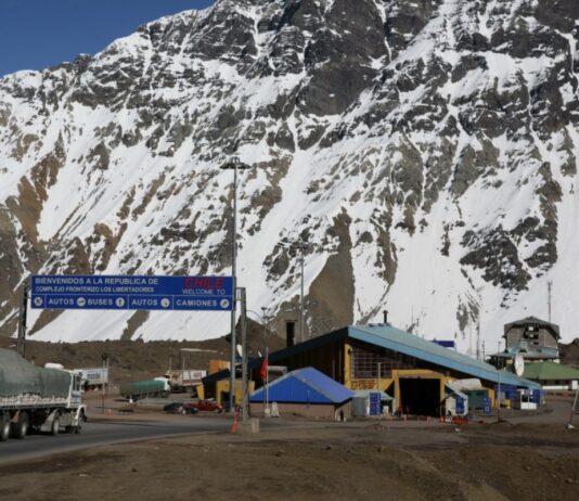 El Paso Cristo Redentor opera con normalidad este sábado