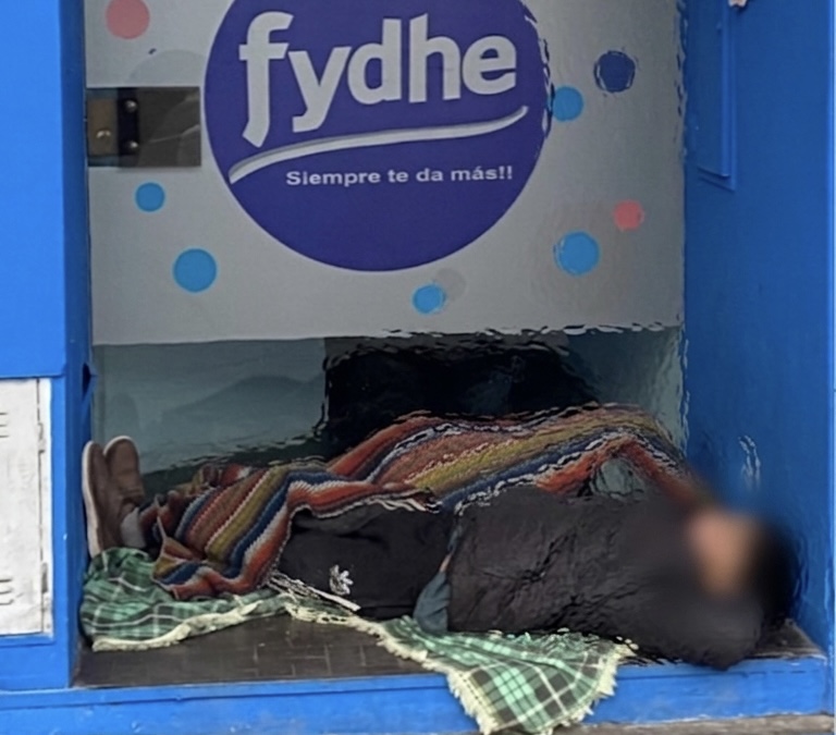 San Martín: menor durmiendo en la calle a 50 metros de la Municipalidad