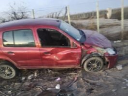 San Martín: Un Renault Clio volcó sobre el carril El Divisadero