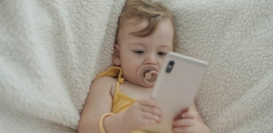 Pacto Parental en Mendoza: chicos sin celular hasta los 13 y sin redes hasta los 16 años