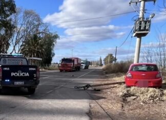 Tragedia en Chapanay: un motociclista de 19 años murió tras chocar contra un auto
