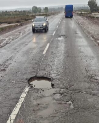 Peligro en Ruta 7: mas de 14 vehículos sufrieron destrozos por el pésimo estado del camino